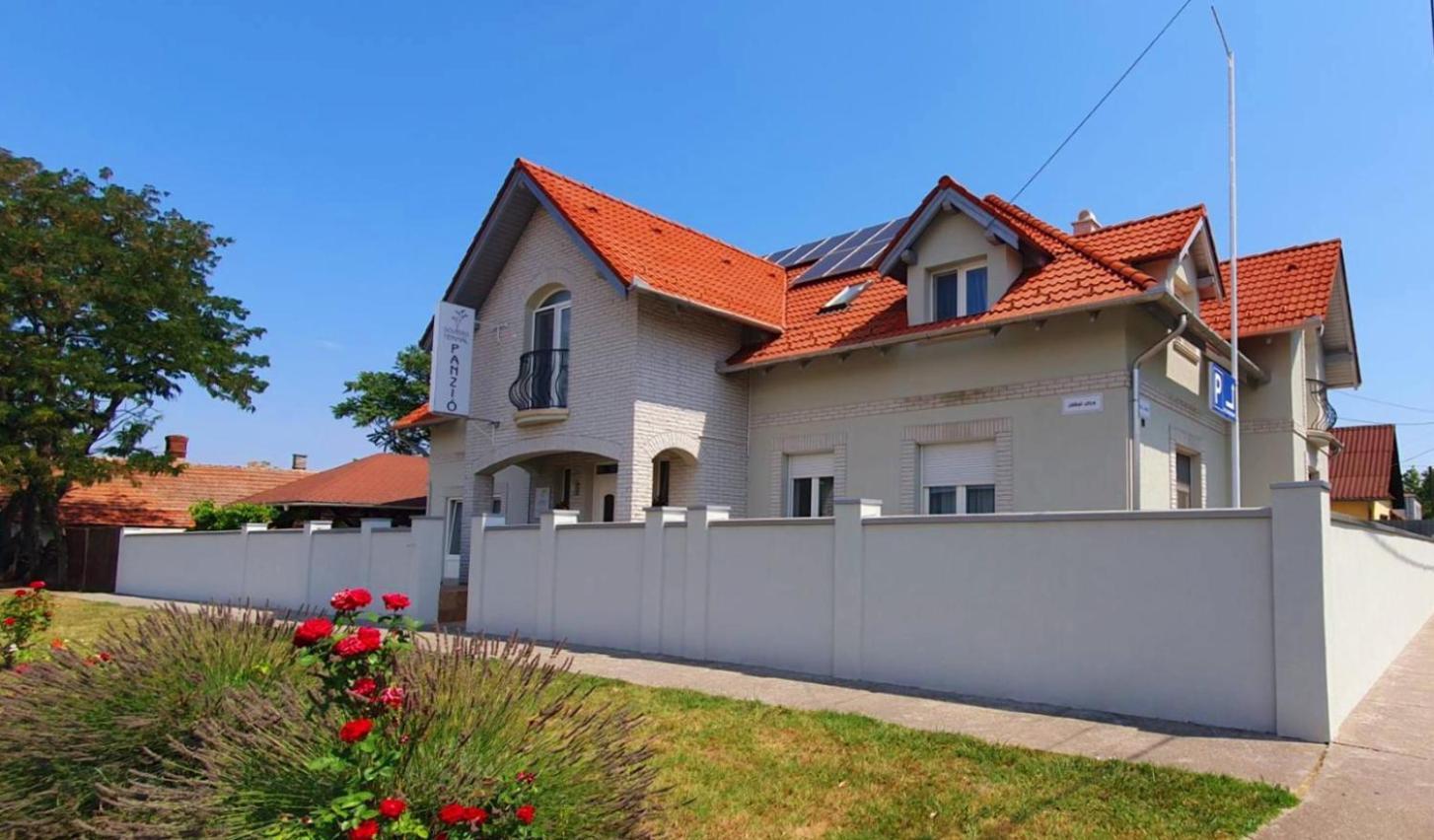 Hotel Termál Panzió Hajdúnánás Exterior foto